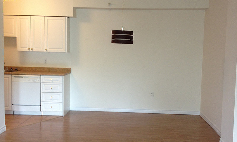 Large 2 Bedroom - Ju...