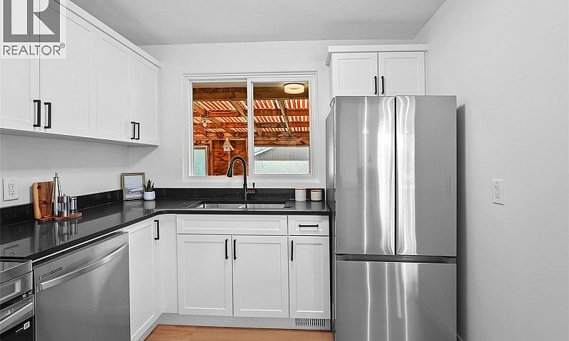 5004 1St Avenue Regi...