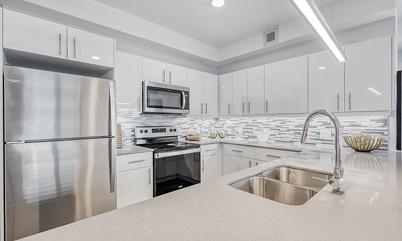 1 Bedroom Plus Den -...