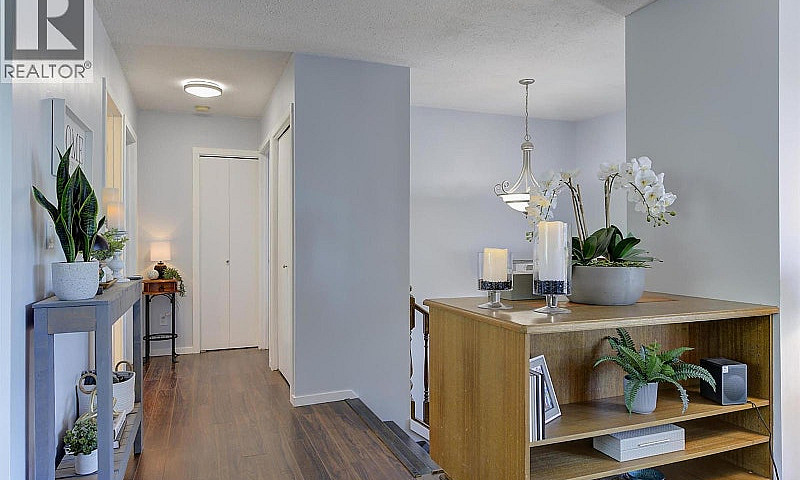 450 Holbrook Road W ...