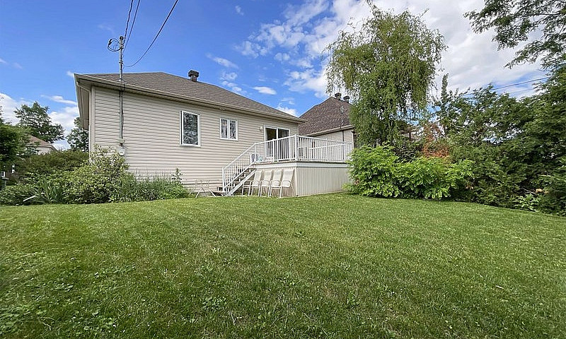 $575,000 - Bungalow ...
