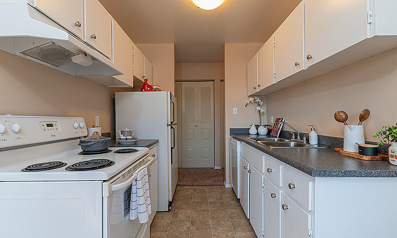 Apartment For Rent: ...