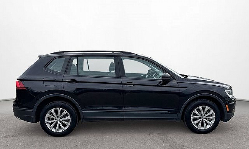 2021 Volkswagen Tigu...