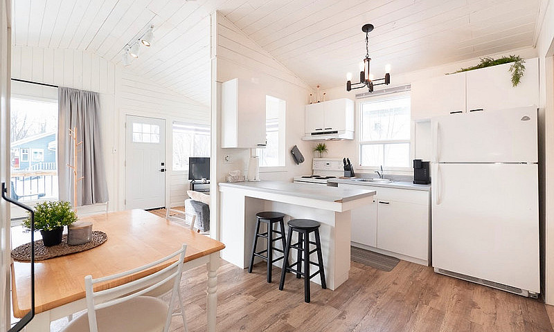 Grand Beach Cabin...
