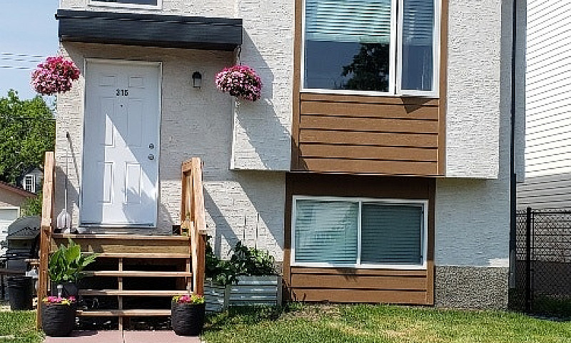 Modern 2-Bed  2-Bath...