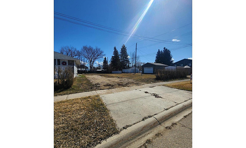 5007 58 St Cold Lake...