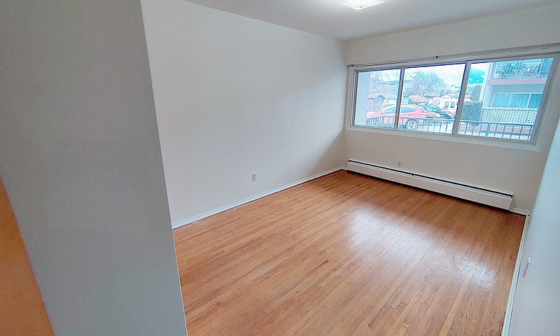2 Bedroom 1 Bath Wit...