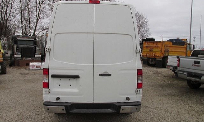 2014 Nissan Nv Sv 25...