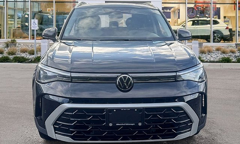 2025 Volkswagen Taos...