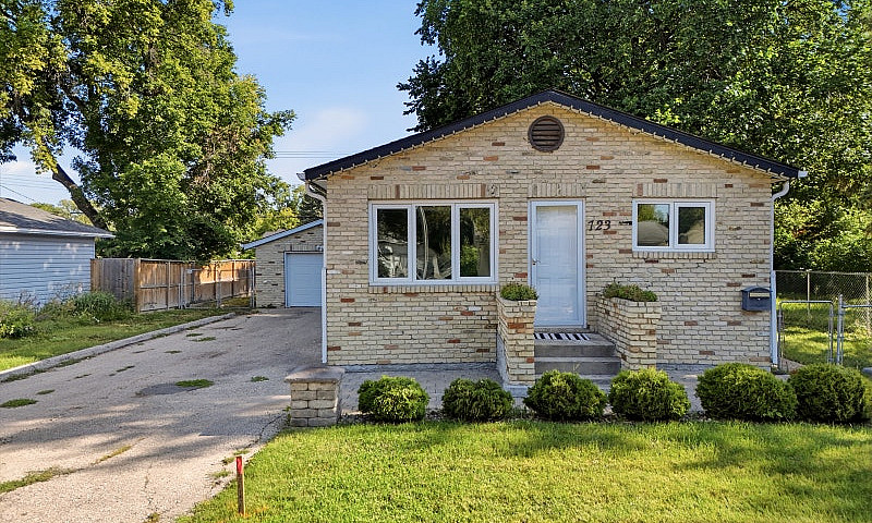 Affordable Selkirk 3...