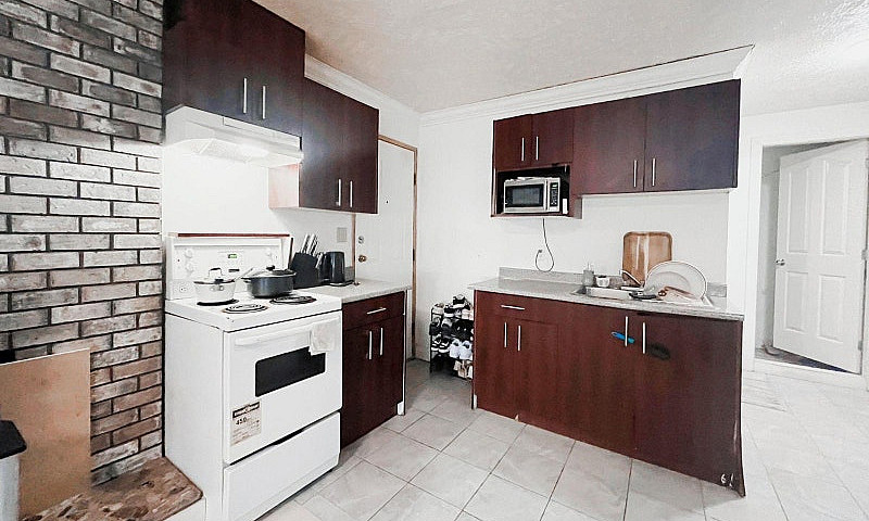 9328 132 Street Surr...
