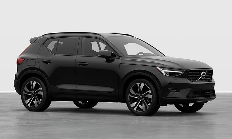 2026 Volvo Xc40...
