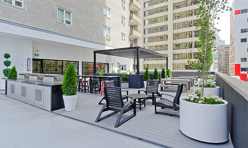 Studio - 505 6 St. S...