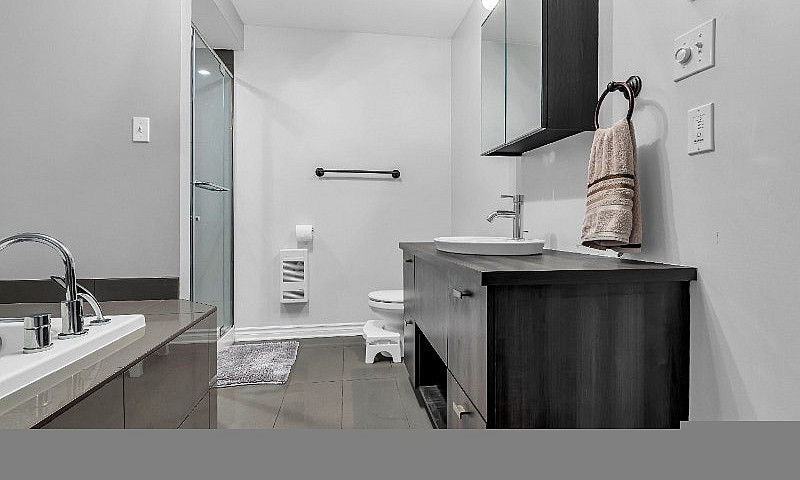 Condo À Vendre À St-...