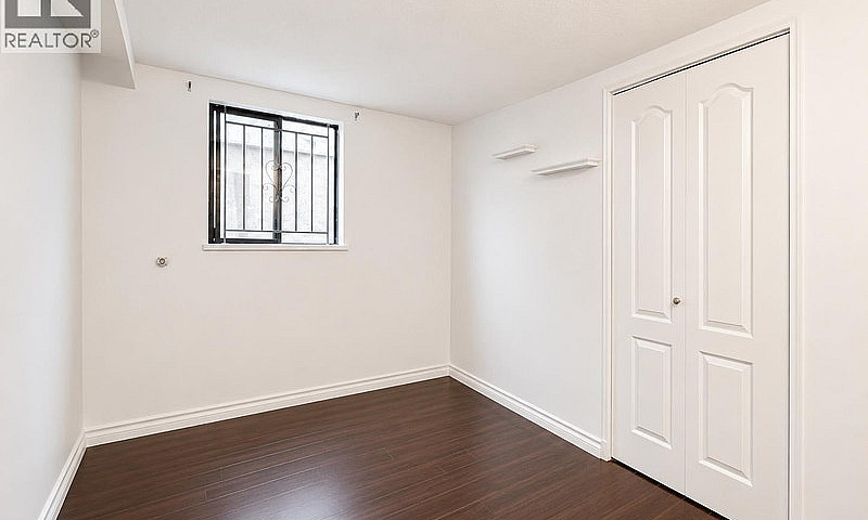 2Br 5838 Kerr Street...