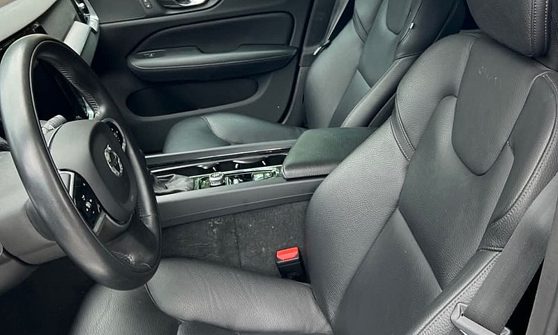 2020 Volvo S60 T6 Mo...