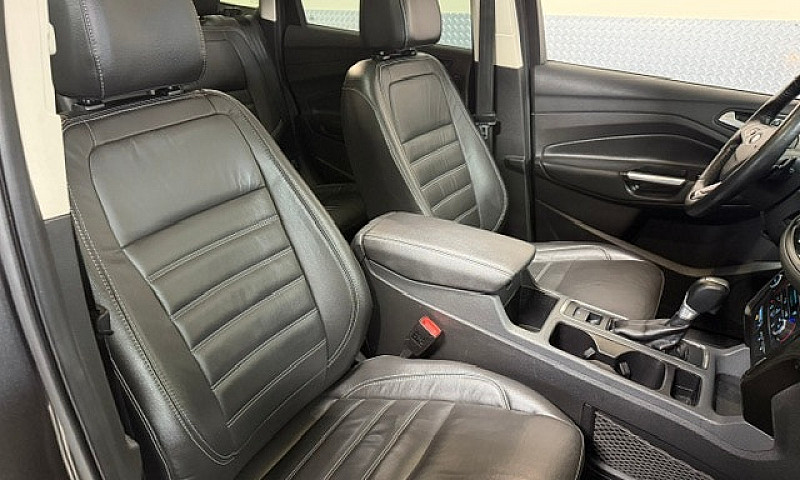2017 Ford Escape Tit...