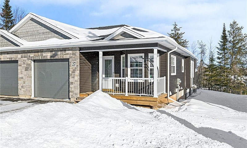 27 Sedona Cres. Moun...