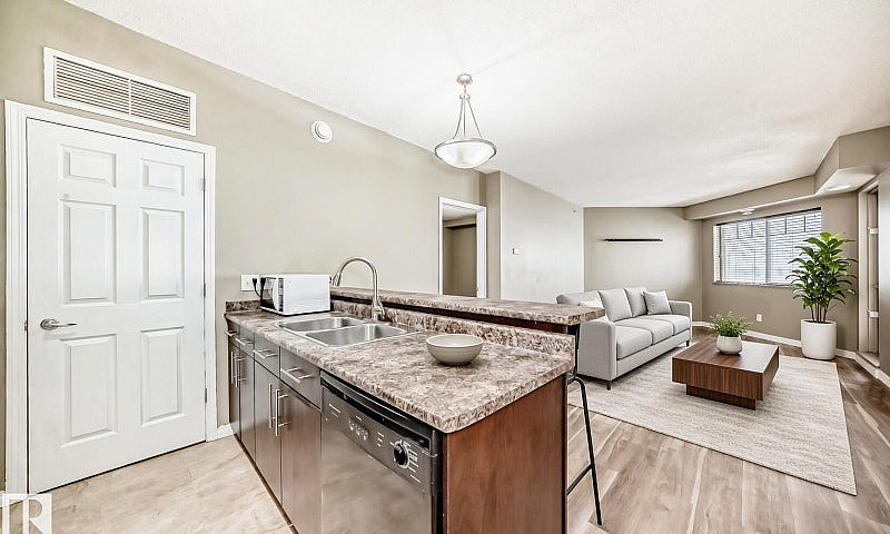 Top-Floor 2 Bed 2 Ba...