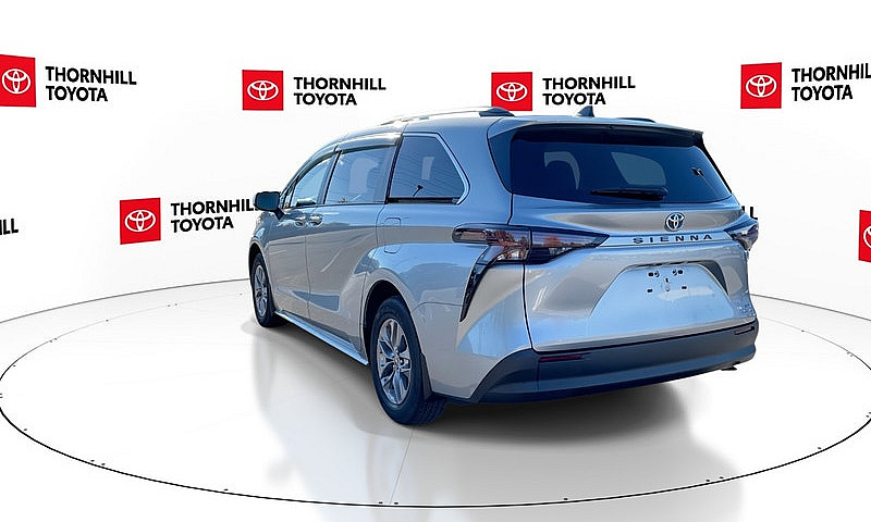 2023 Toyota Sienna X...