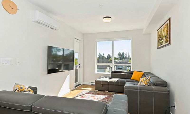Top Floor Amazing Lo...