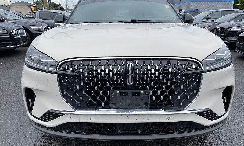 2025 Lincoln Aviator...