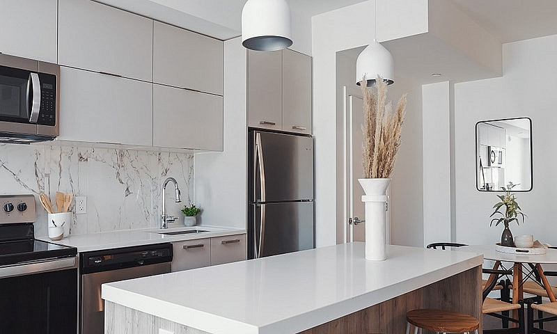 Brand New 2 Bed + De...