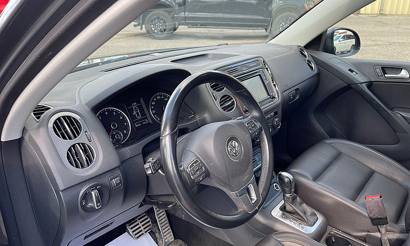 2017 Volkswagen Tigu...