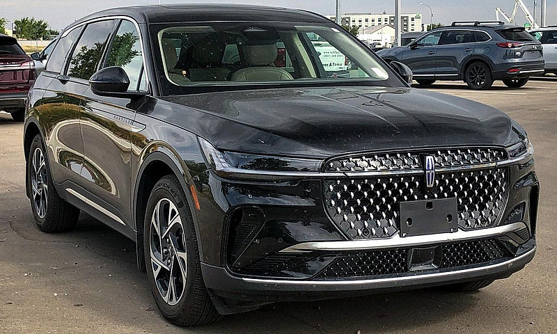 2025 Lincoln Nautilu...