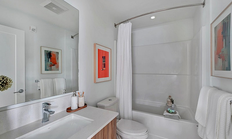2 Bedrooms Apartment...