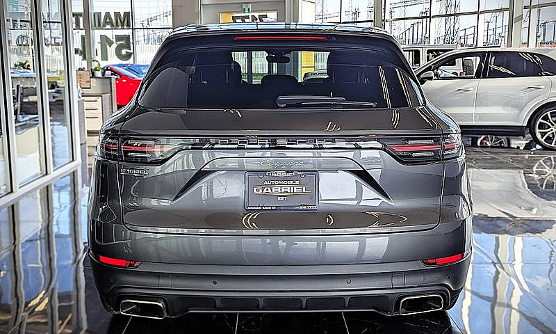 2022 Porsche Cayenne...