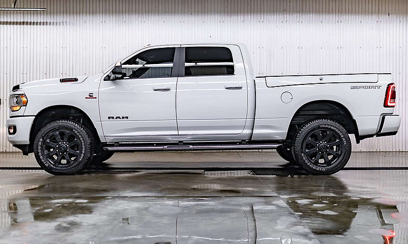 2022 Ram 2500 4X4 Cr...