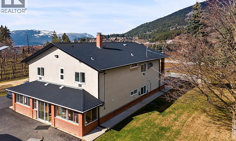 3029 Erickson Road E...