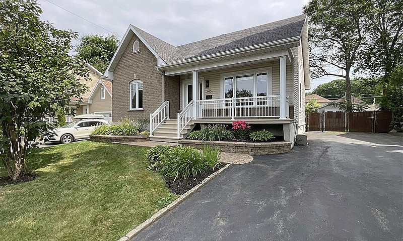 $519,900 - Bungalow ...