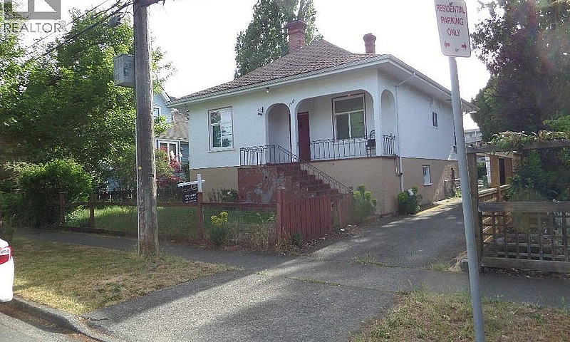 1606 Bank St Victori...