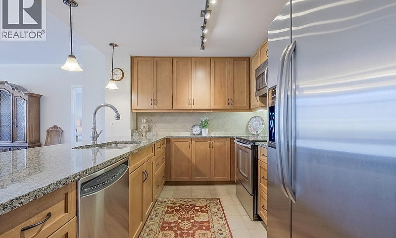 160 Lakeshore Drive ...