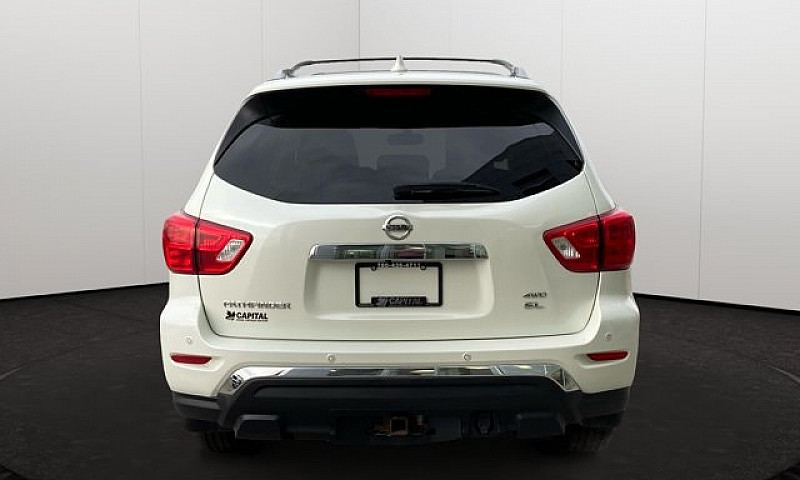 2020 Nissan Pathfind...