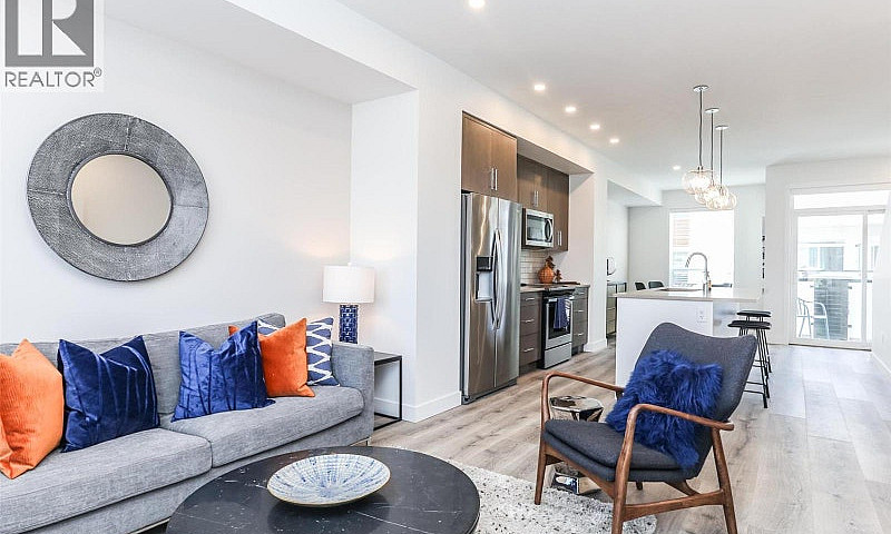 610 Academy Way Unit...