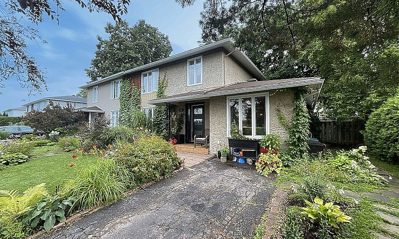 $409,900 - Semi-Deta...