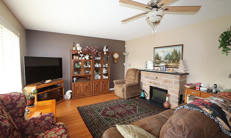 Renovated Bungalow O...