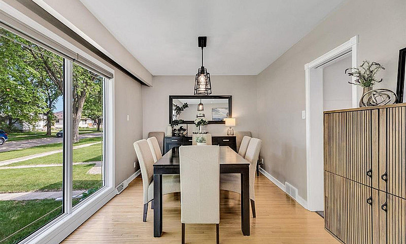 4-Bedroom House In R...