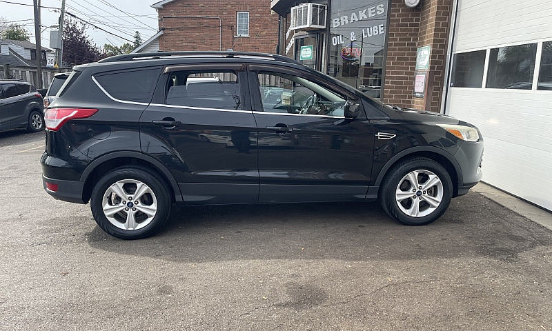 2014 Ford Escape Awd...