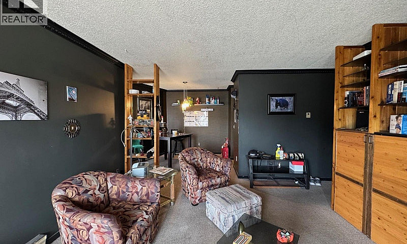 1703 Menzies Street ...
