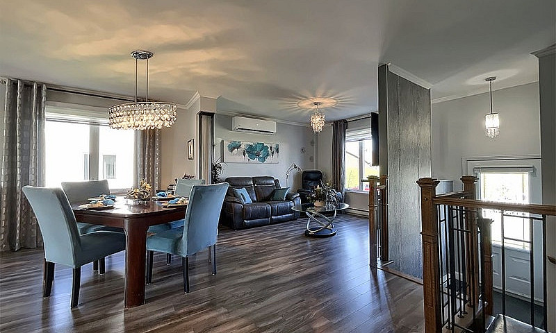 $339,900 - Semi-Deta...