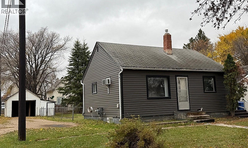 182 Fourth Avenue N ...