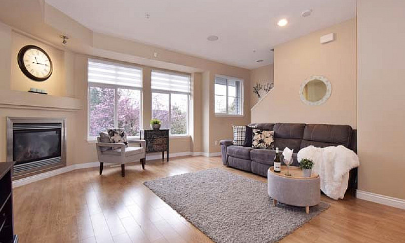 Popular Townhome Com...