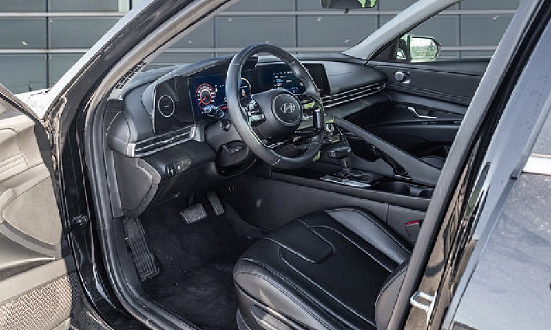 2025 Hyundai Elantra...