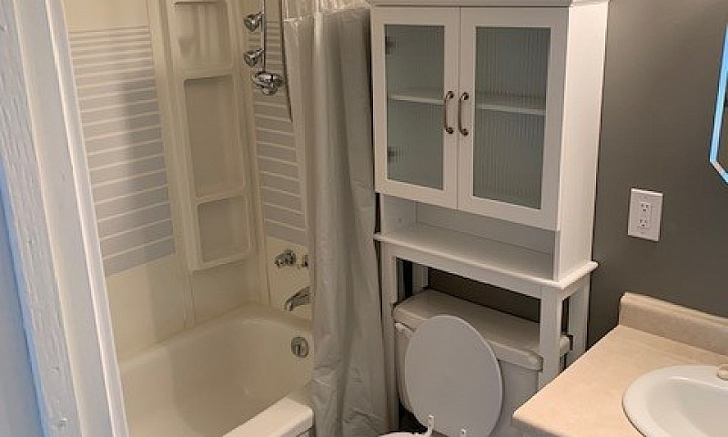 2-Bedroom Unit With ...