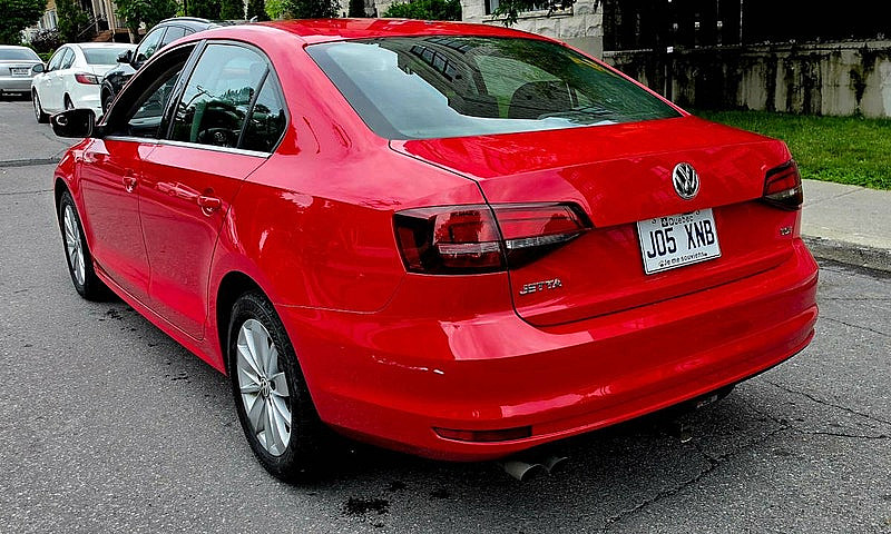 2016 Volkswagen Jett...