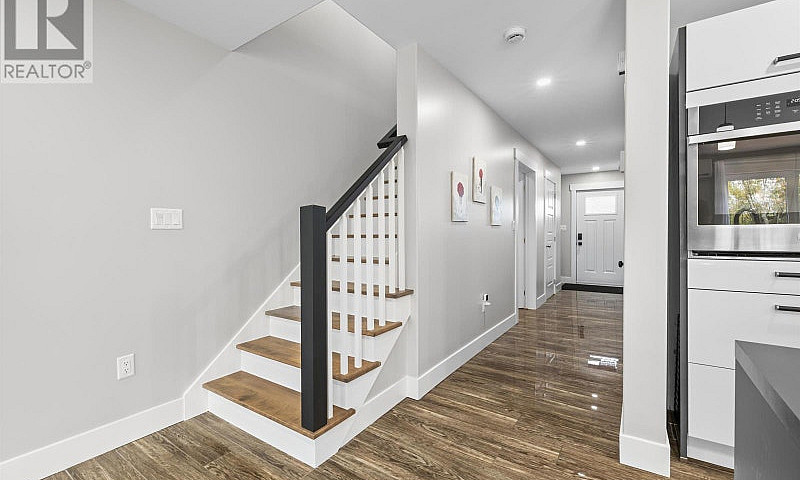 86 Enderis Lane West...